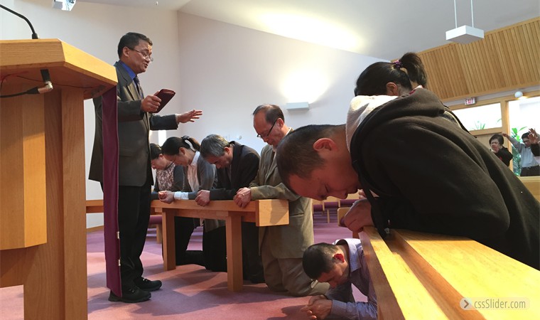 为2015年执事们祷告