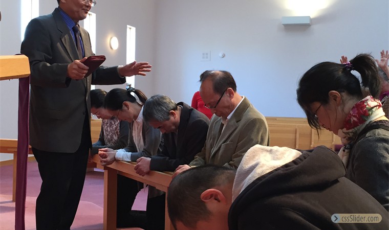 为2015年执事们祷告